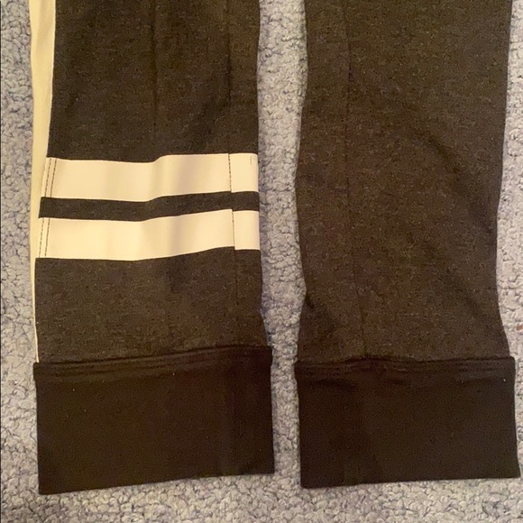 PINK Yoga Leggings - Picture 4 of 6